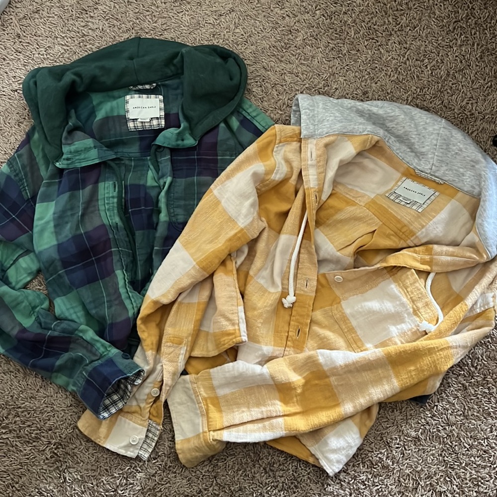 AE Cropped Hoodie Flannels